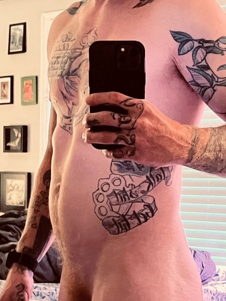 Naken lekkede OnlyFans-bilde av Redwood