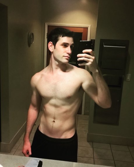 Naken lekkede OnlyFans-bilde av Redleafzach