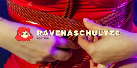 Nahá fotka uniklých OnlyFans od Ravena Schultze