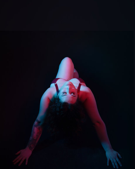Naken lekkede OnlyFans-bilde av Amira Gray