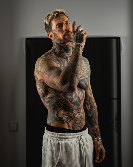 Naken läckt OnlyFans-bild av Romvn
