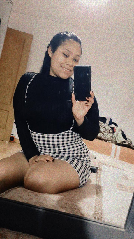 Naken lekkede OnlyFans-bilde av Paola