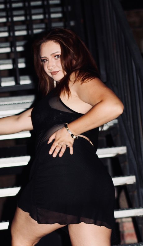 Niki Rae 