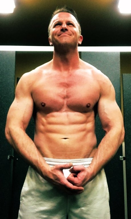 Naken lekkede OnlyFans-bilde av Marshall Ryan