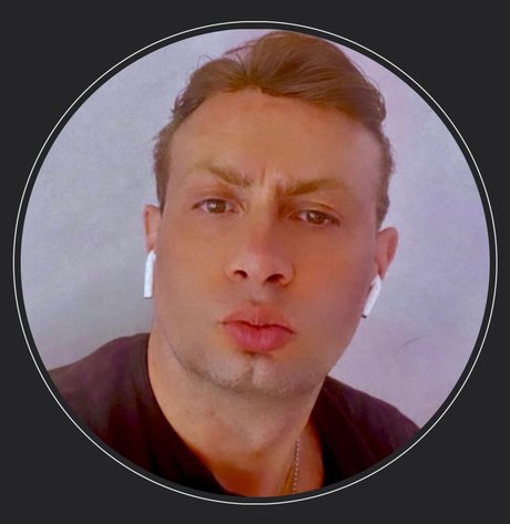 Naken lekkede OnlyFans-bilde av Markoher