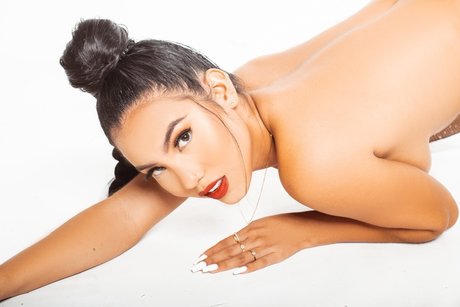 Naken läckt OnlyFans-bild av Marii Chima