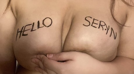 Naken lekkede OnlyFans-bilde av Asian Seryn