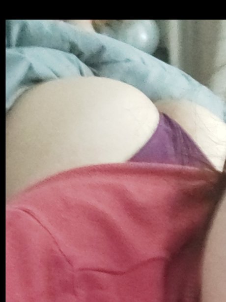 Naken lekkede OnlyFans-bilde av Babybad