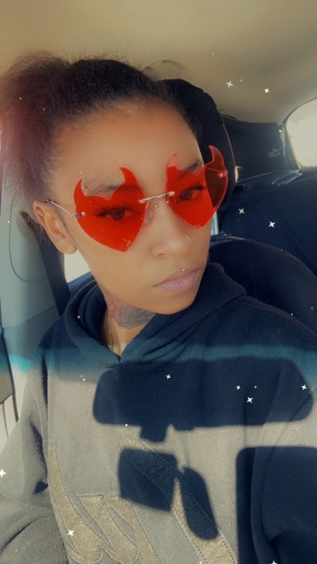 Nahá fotka uniklých OnlyFans od Angie Love