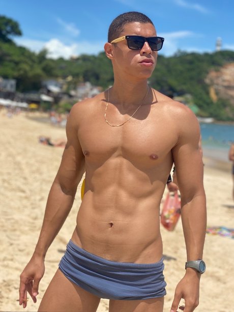Naken lekkede OnlyFans-bilde av Maverick