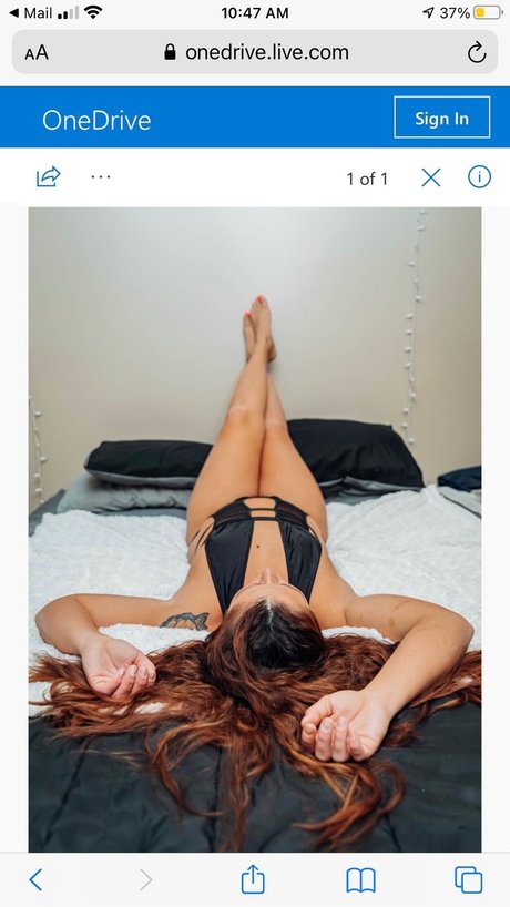 Naken läckt OnlyFans-bild av Secret Wife