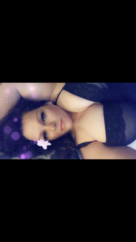 Foto nua vazada do OnlyFans de Mature Curvy Babe