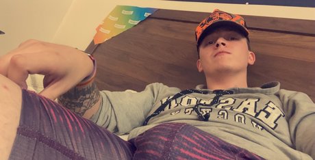 Naken lekkede OnlyFans-bilde av Mason Trek