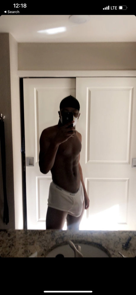 Naken lekkede OnlyFans-bilde av Call Me Daddy 