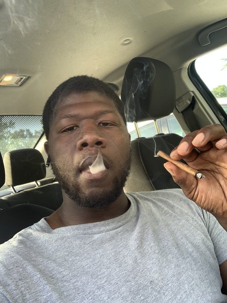Naken lekkede OnlyFans-bilde av Blacc
