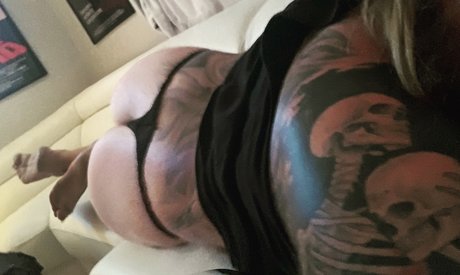 Naken lekkede OnlyFans-bilde av Dm Me 