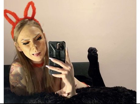 Nahá fotka uniklých OnlyFans od Maziikeen