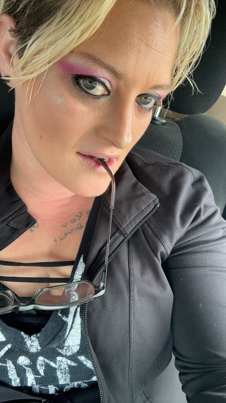 Naken lekkede OnlyFans-bilde av Mel
