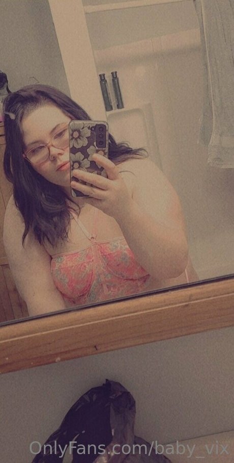 Naken lekkede OnlyFans-bilde av Babyvix