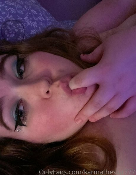 Naken lekkede OnlyFans-bilde av Karmatheslut777