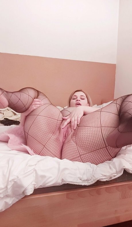 Alasti lekkinud OnlyFans-i pilt Littlebogar