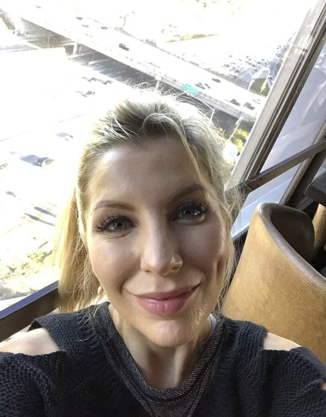 Naakte gelekte OnlyFans-foto van Ashleyfires