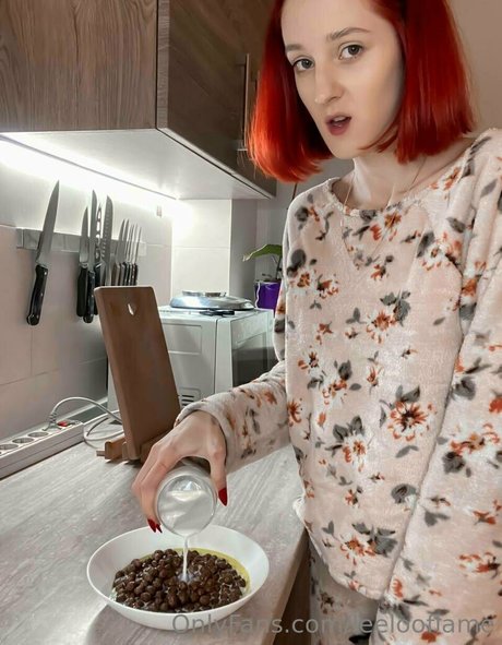 Naken lekkede OnlyFans-bilde av Leelooflame
