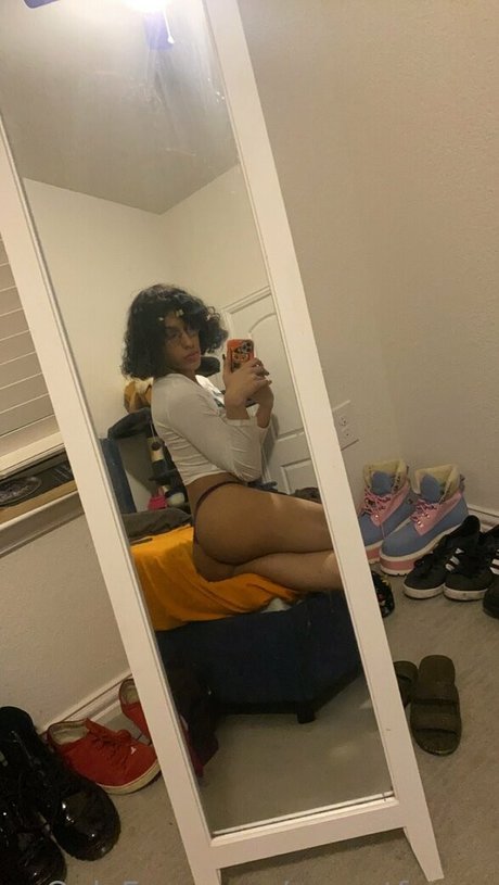Nahá fotka uniklých OnlyFans od Monetforma