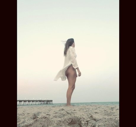 Naken lekkede OnlyFans-bilde av Gingrbreadginny