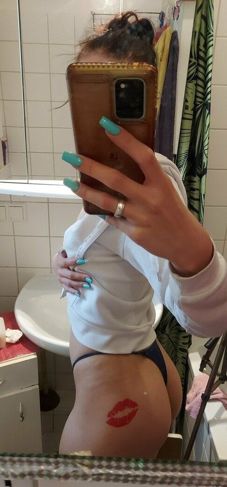 Обнаженная фотография утечки OnlyFans от Sweetlollypopgirl