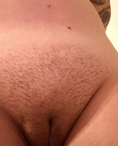Naken lekkede OnlyFans-bilde av Skaylar Vox