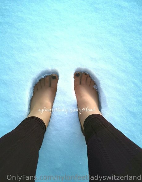 Foto desnuda filtrada de OnlyFans de Nylonfeetladyswitzerland