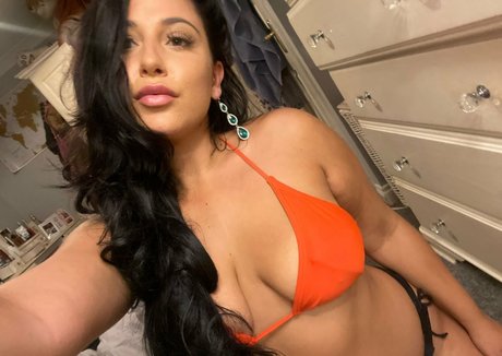 Naken lekkede OnlyFans-bilde av Miaadamz19