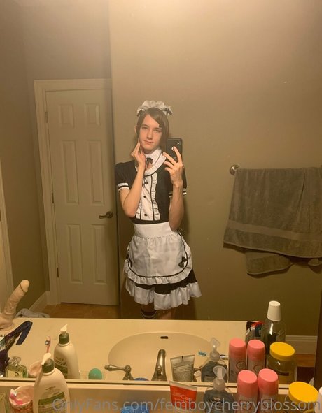 Femboycherryblossom