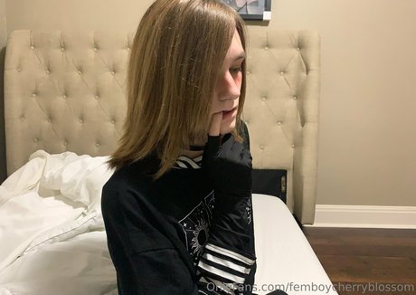 Femboycherryblossom