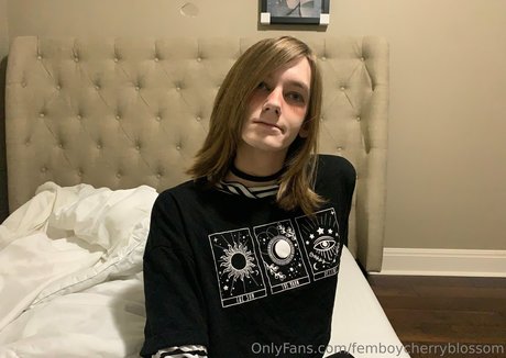 Femboycherryblossom