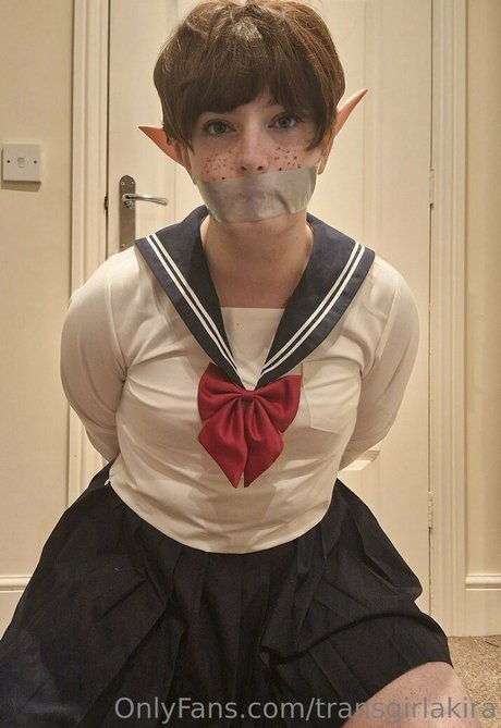 Transgirlakira
