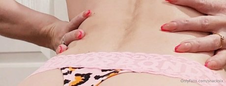 Snacksixfree  nude leaked OnlyFans photo