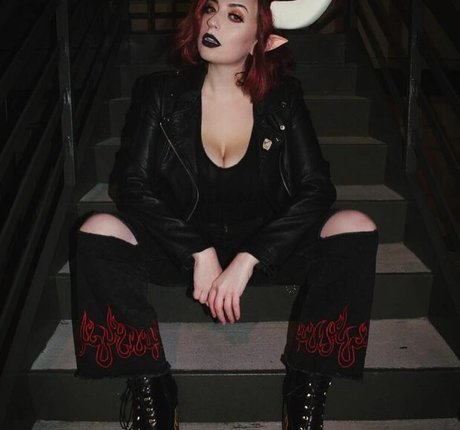 Naakte gelekte OnlyFans-foto van Joanne Rose
