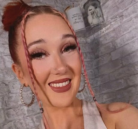 Nahá fotka uniklých OnlyFans od Selfcarewithchloe