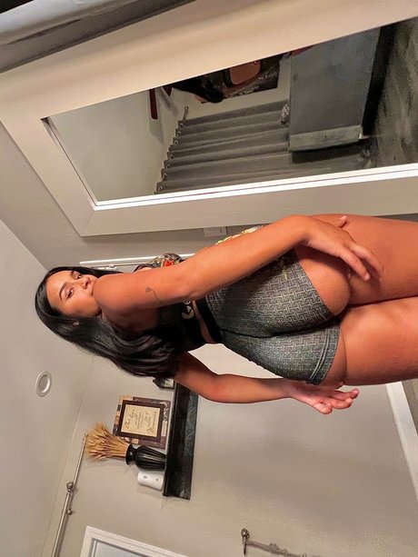 Naken lekkede OnlyFans-bilde av Mia Vip