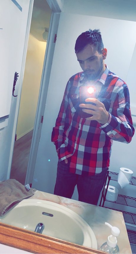 Nahá fotka uniklých OnlyFans od Trevor Sharpe