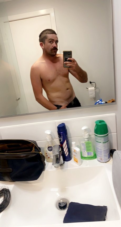 Обнаженная фотография утечки OnlyFans от Mighty Mouse