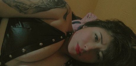 Naken lekkede OnlyFans-bilde av Bellarh 