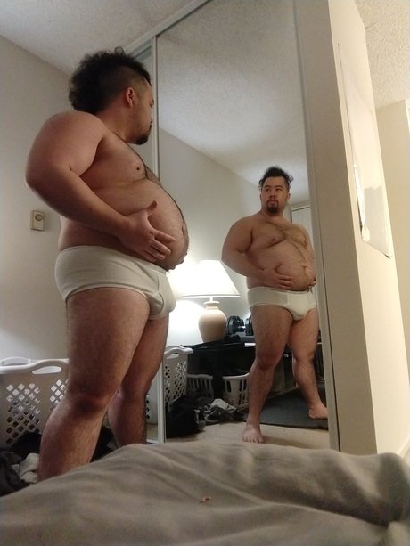 Naken lekkede OnlyFans-bilde av Donovan That Bulky Asian Gainer