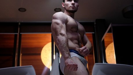 Naken läckt OnlyFans-bild av Andrey Muscle