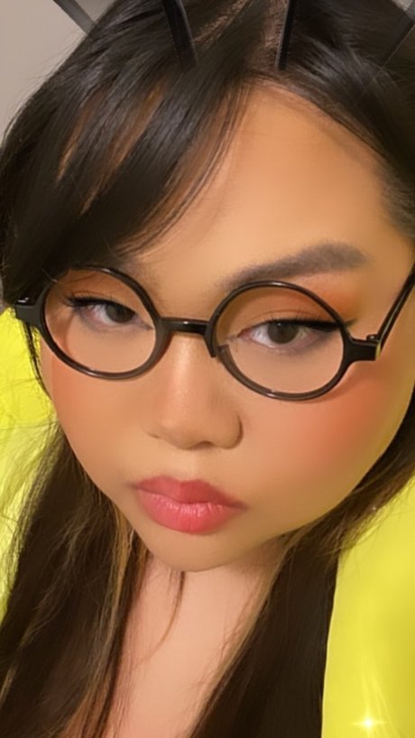 Nahá fotka uniklých OnlyFans od Mika Mura