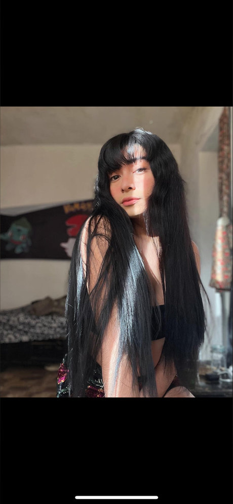 Naken lekkede OnlyFans-bilde av Emily Danae