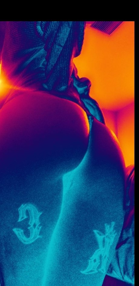 Nahá fotka uniklých OnlyFans od Tlea Teaspoon