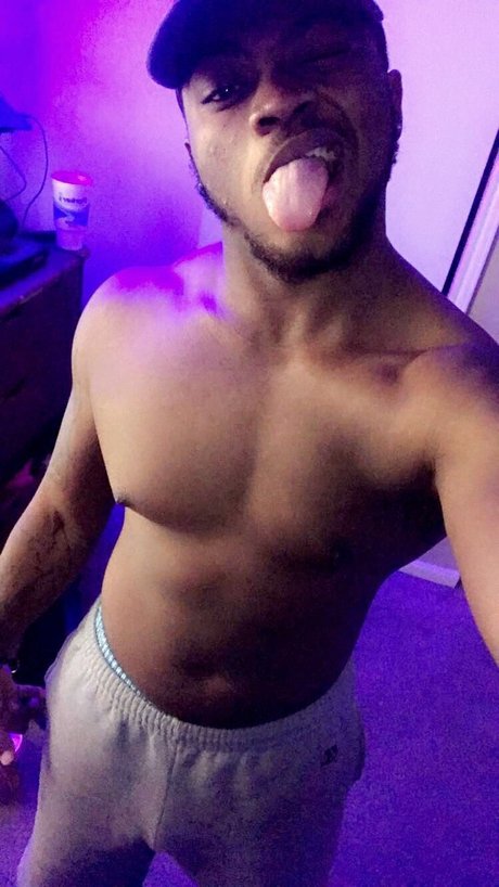 Naken lekkede OnlyFans-bilde av Unck